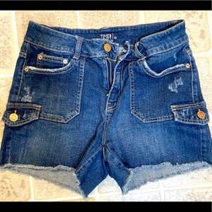 Woman’s Tome and True blue denim short